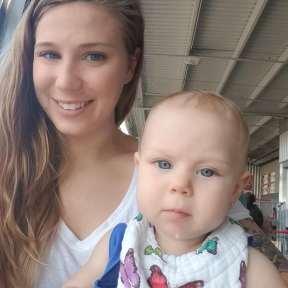 Meet your Posher, Carly - Picture 1 of 1